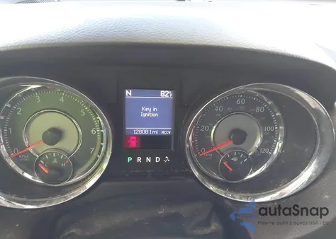 2012 Chrysler Town & Country Touring z USA, uszkodzony, nr VIN 2C4RC1BG5CR127352